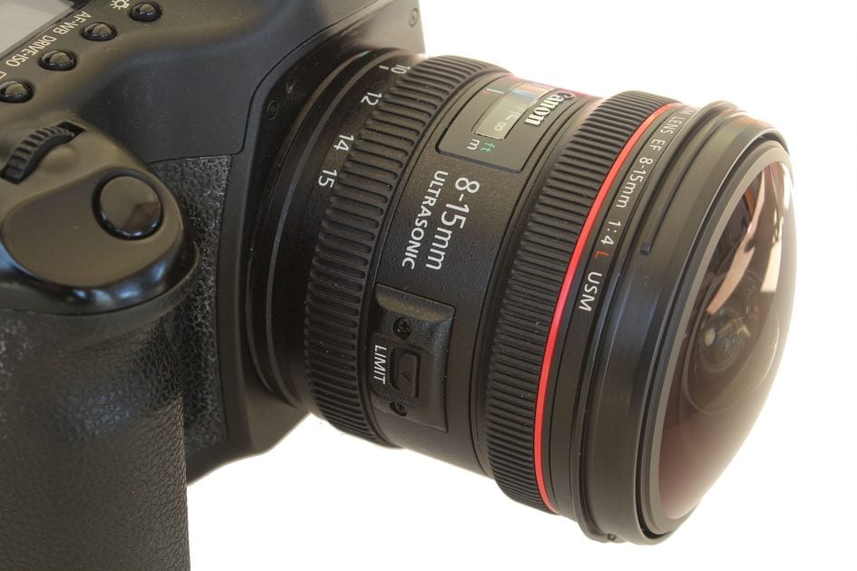 canon-ef-8-15mm-angled-right