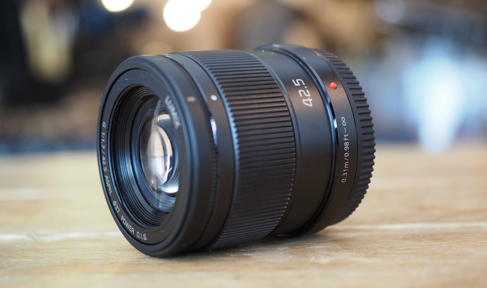 code premie piramide Panasonic Lumix G 42.5mm f1.7 review | Cameralabs