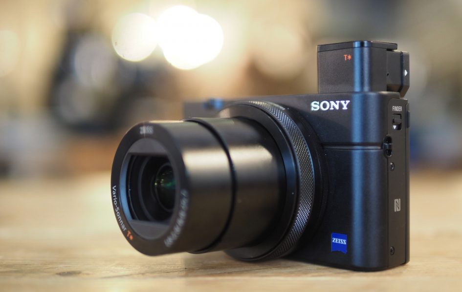 sony_rx100iv_lens_extend_3000