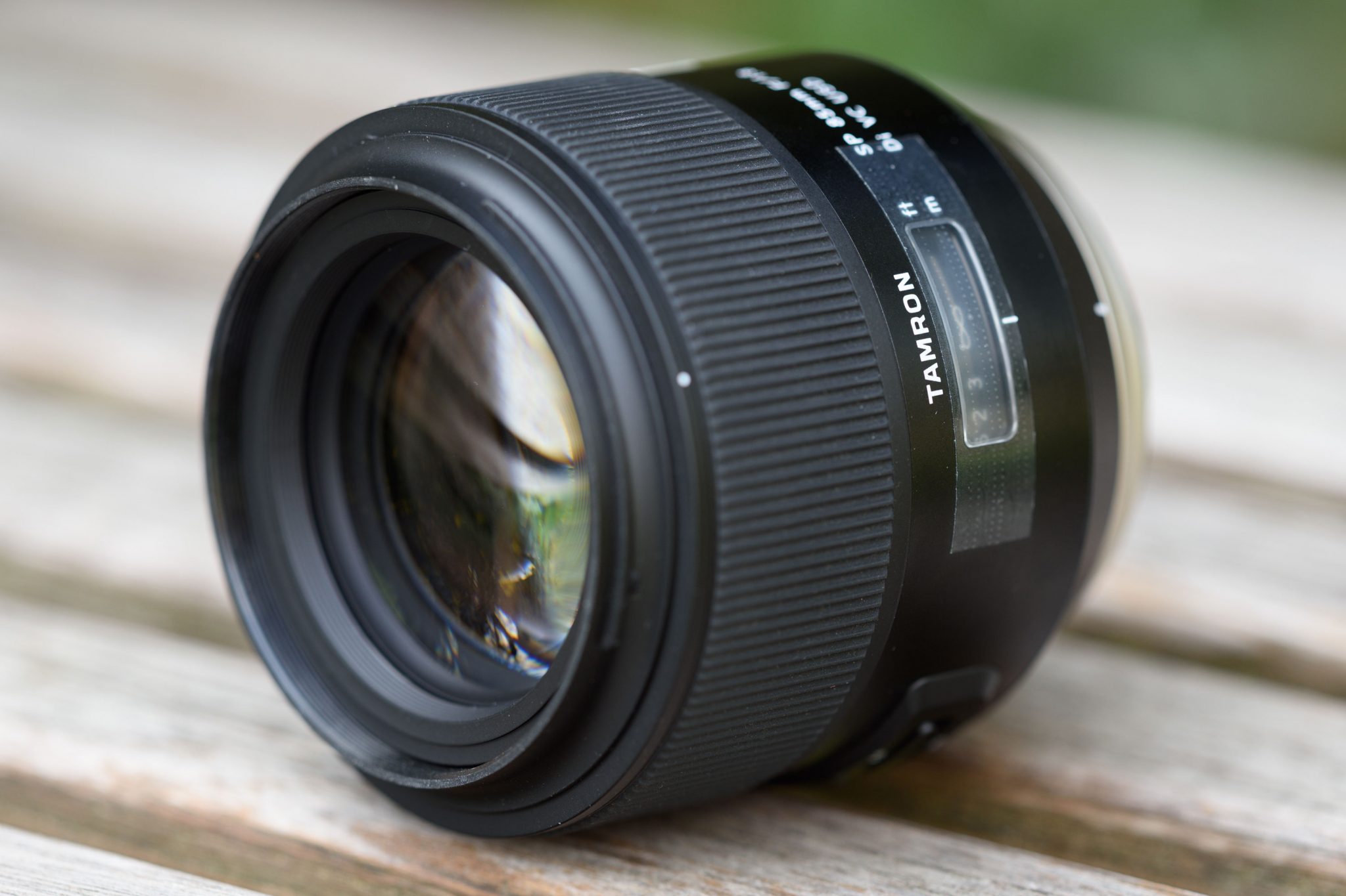 【ジャンク品】TAMRON 85mm F1.8 Amazon.com : Tamron AFF016N700 SP 85mm F/1.8 Di VC USD Lens