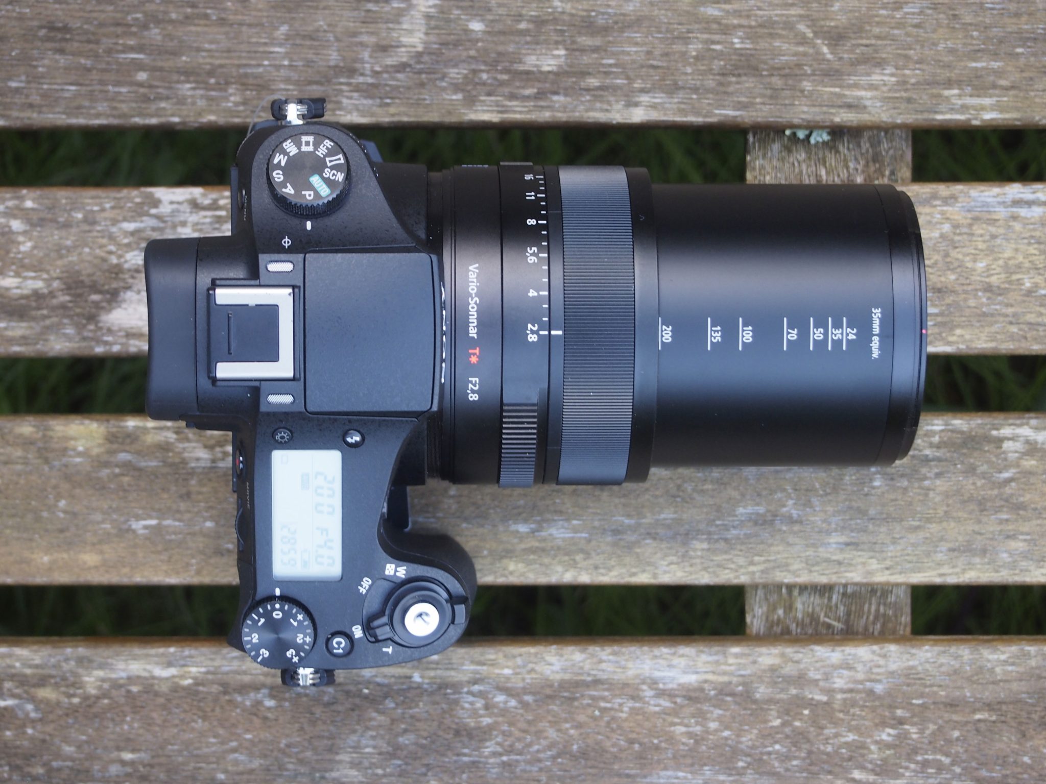 sony_rx10_m2_top_3000px-