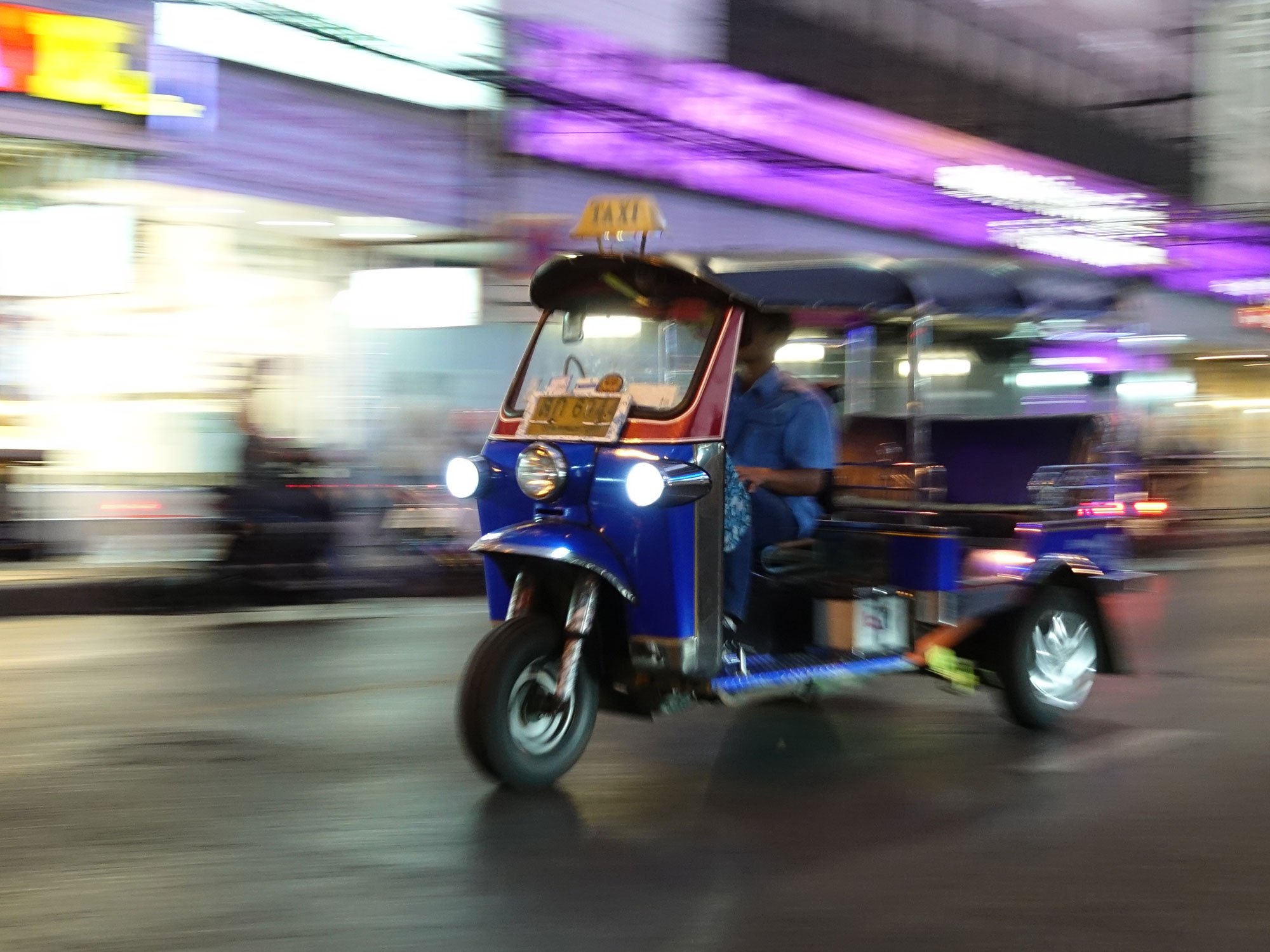 bangkok-tuk-tuk-featured