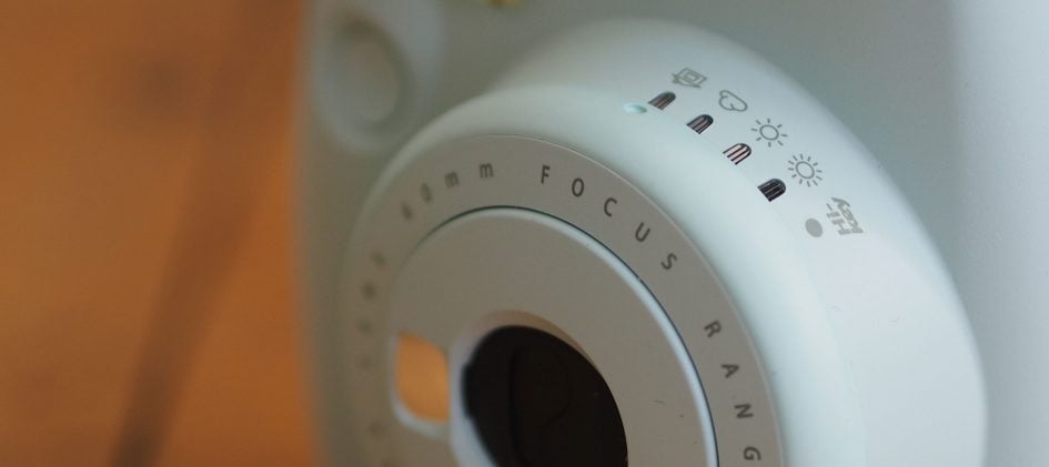 Fujifilm-instax-mini-9-brightness