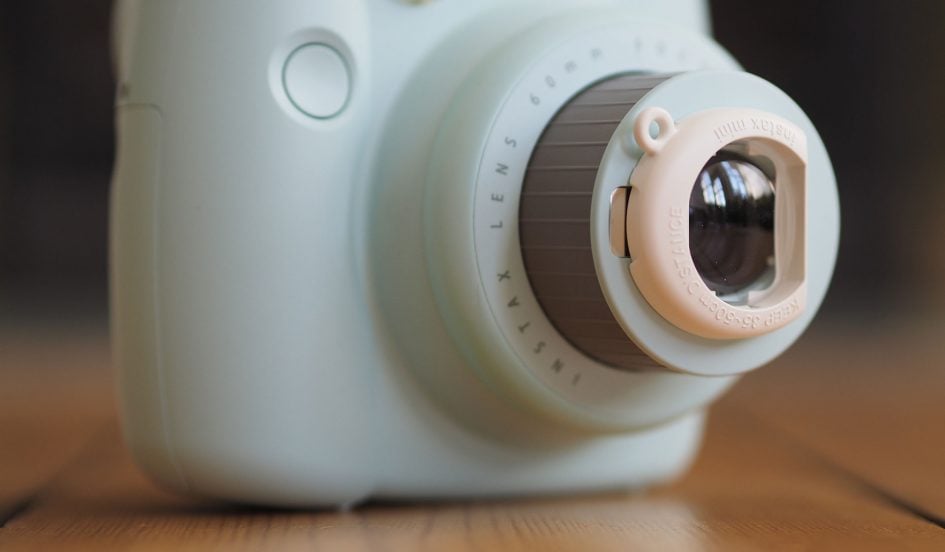 Fujifilm-instax-mini-9-closeup-lens