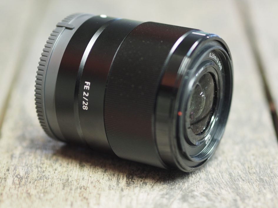 Sony-fe-28mm-f2-hero2