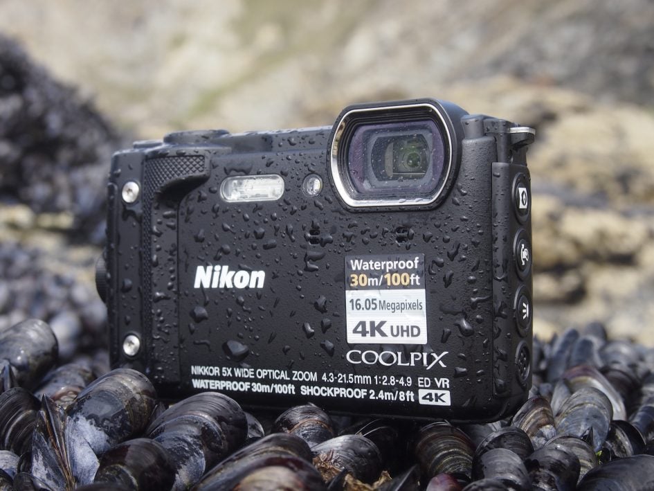 George Eliot galblaas Glad Nikon Coolpix W300 review | Cameralabs