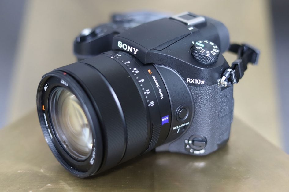 Sony-rx10-mark-iv-hero-4