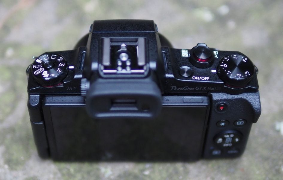 Fujifilm X100V vs Canon G7 X MIII Detailed Comparison