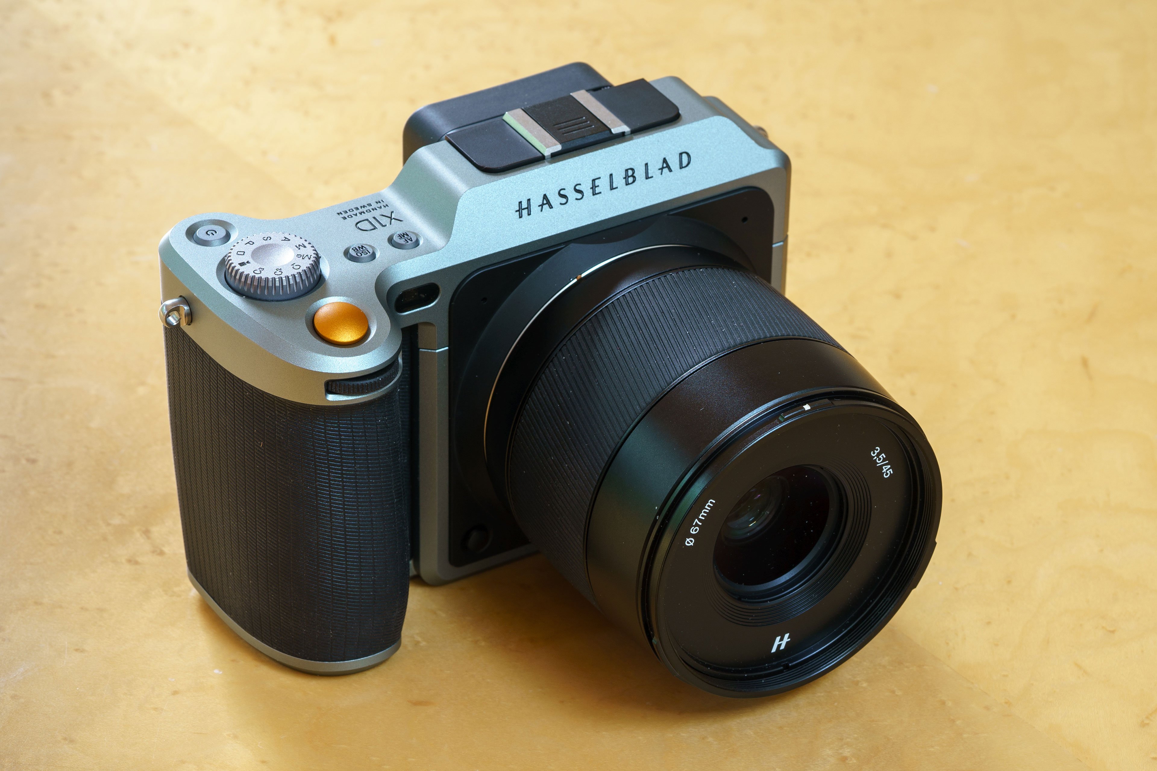 hasselblad-x1d-50c-hero2