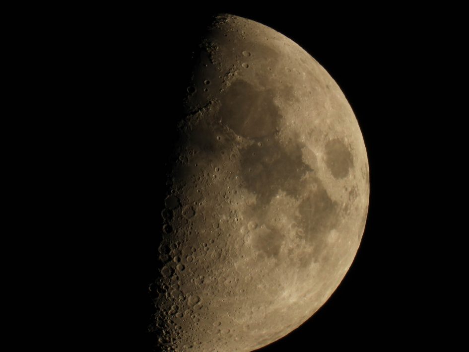 nikon-p1000-moon-2000px