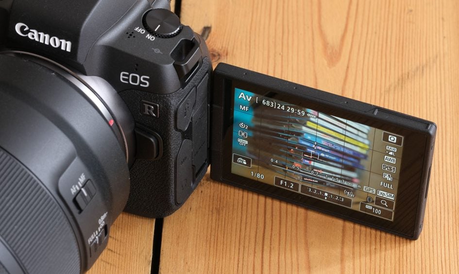 canon-eos-r-screen-flip