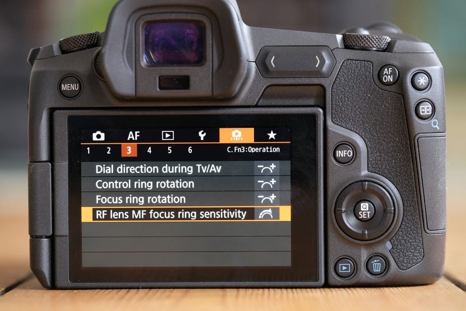 canon-eos-r-screen-rf-manual-focus