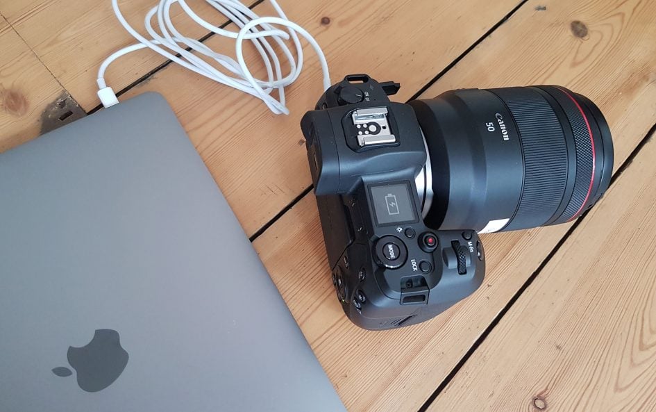 canon-eos-r-usb-charging