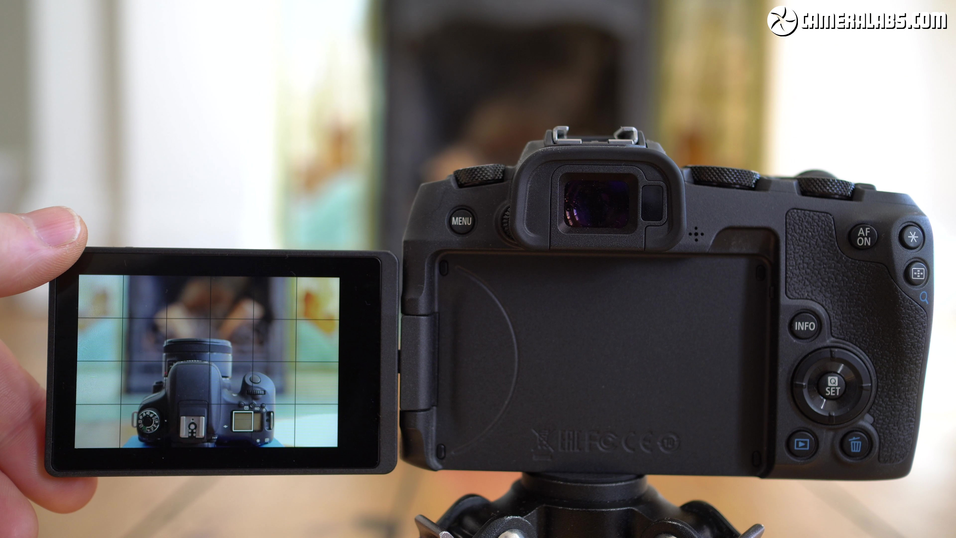 canon-eos-rp-flip-screen-