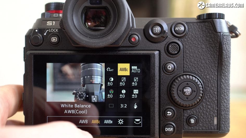 panasonic-lumix-s1-review-touch-controls