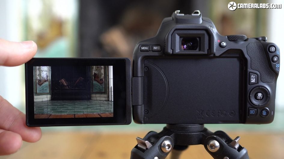 canon-eos-250d-review-flip-screen