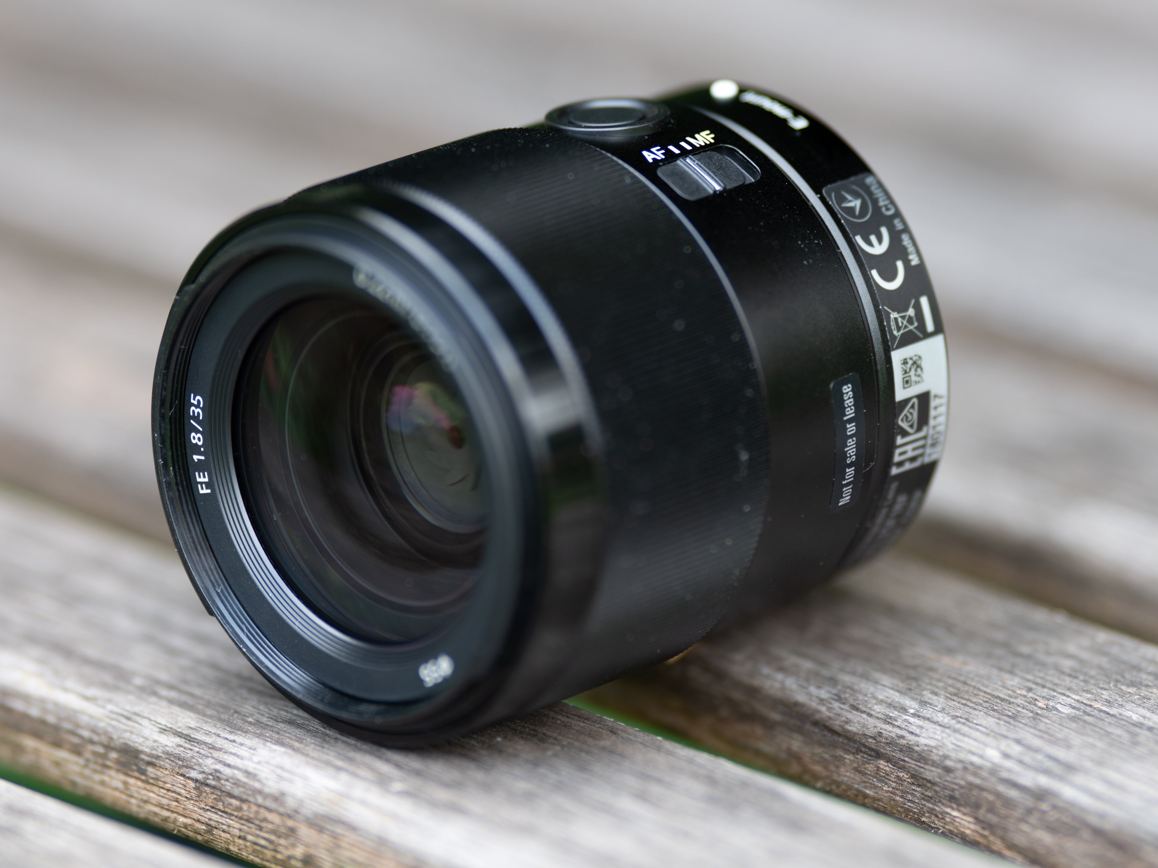 【ほぼ新品】SONY FE 35mm F1.8 (FE 35mm F1.8) Amazon.com : Sony FE 35mm F1.8 Large Aperture Prime Lens