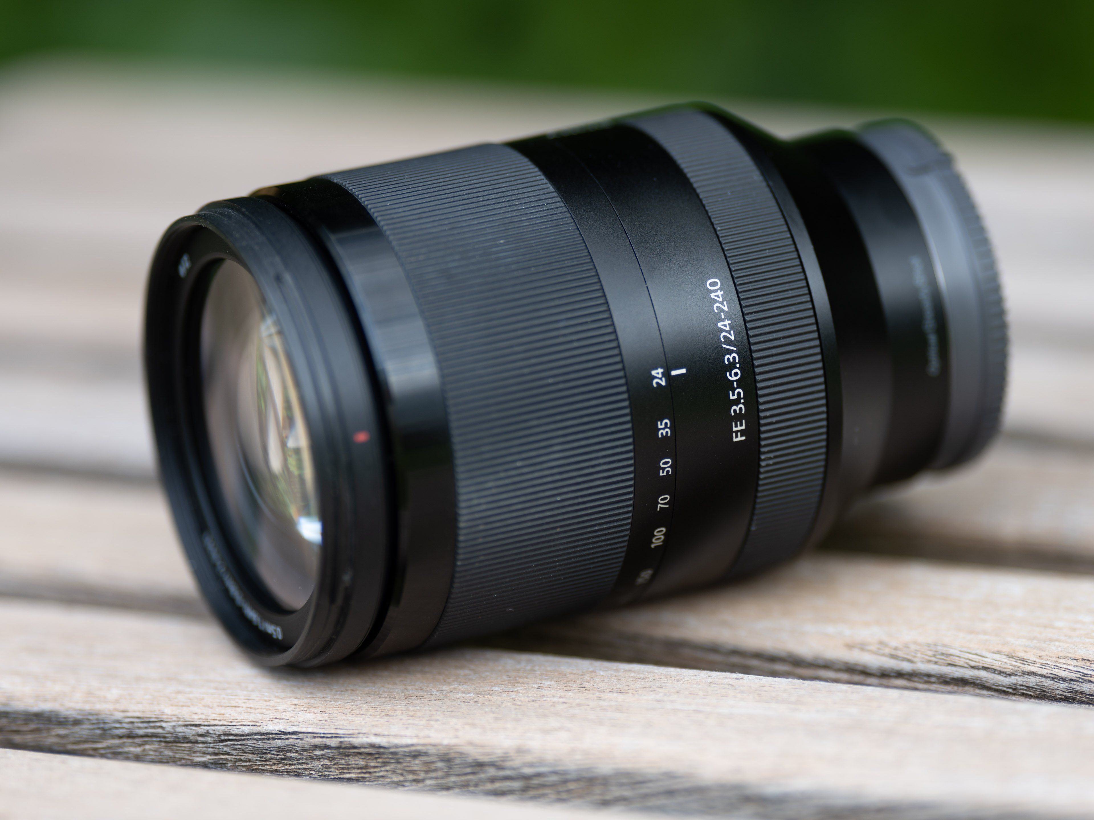 SONY FE 24-240mm F3.5-6.3 OSS SEL24240