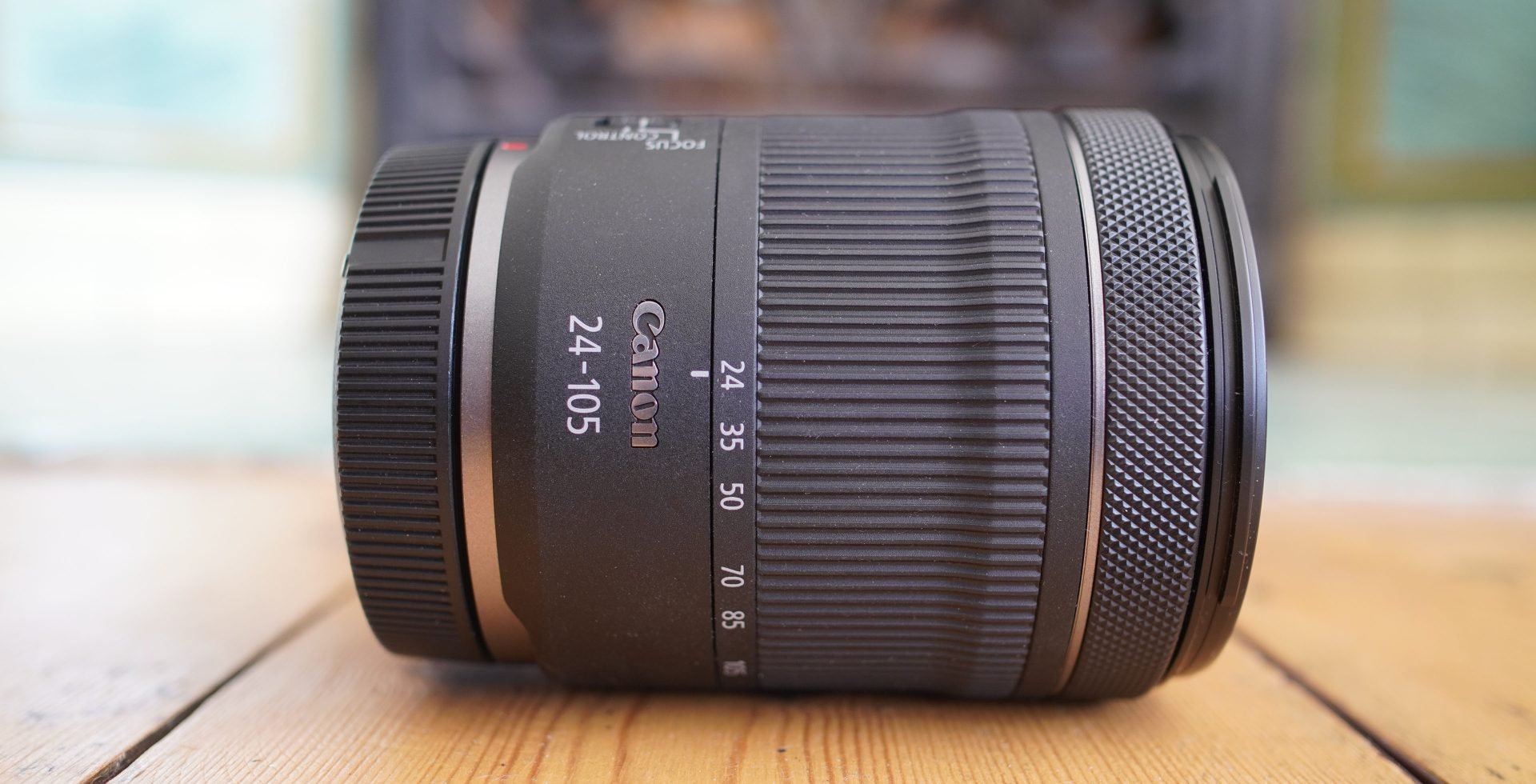 Canon EOS RP con 24-105mm f/4-7.1 IS STM Mirrorless