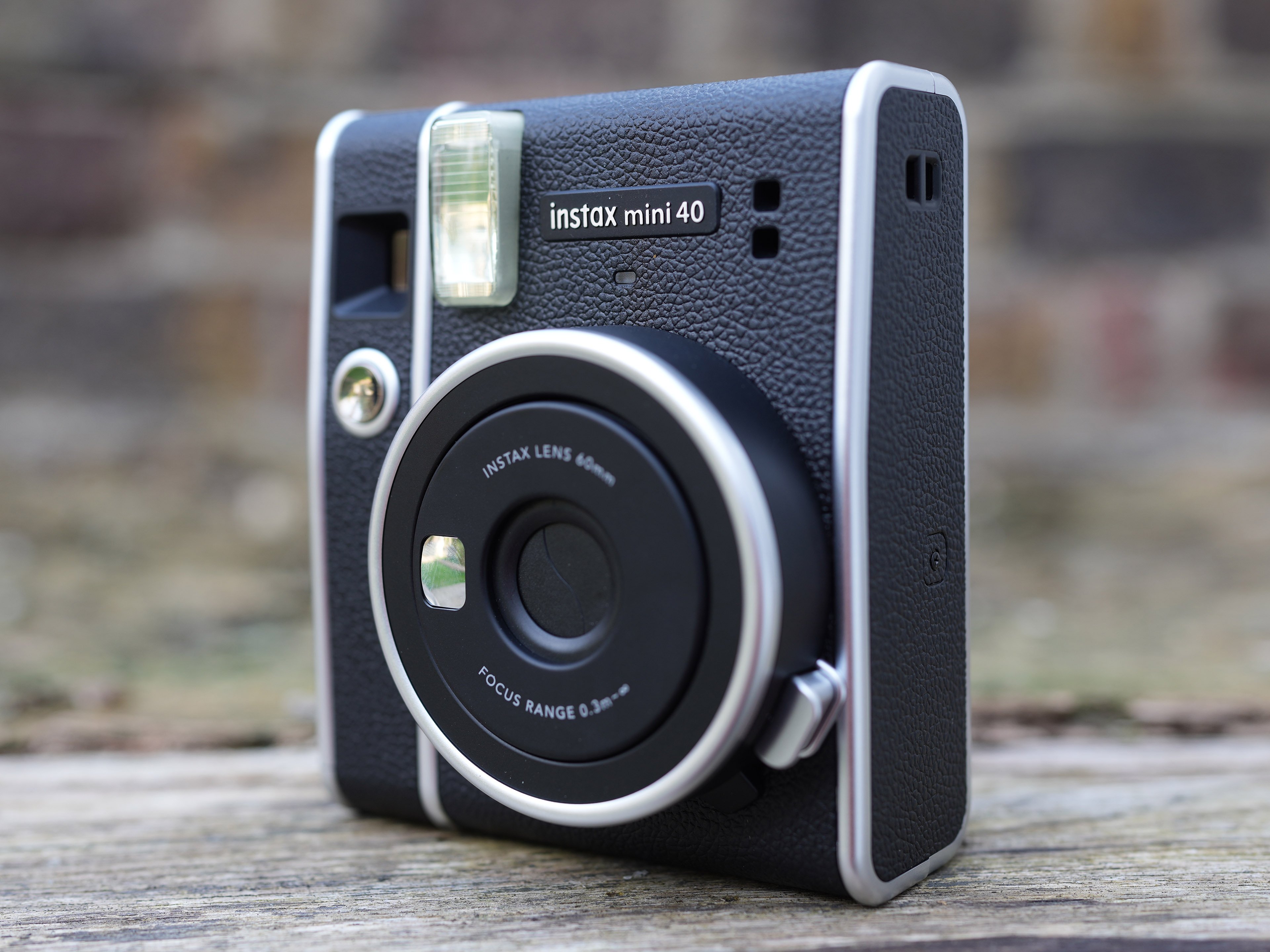 FUJIFILM instax mini 40 instant camera has a vintage look and selfie mode  option » Gadget Flow