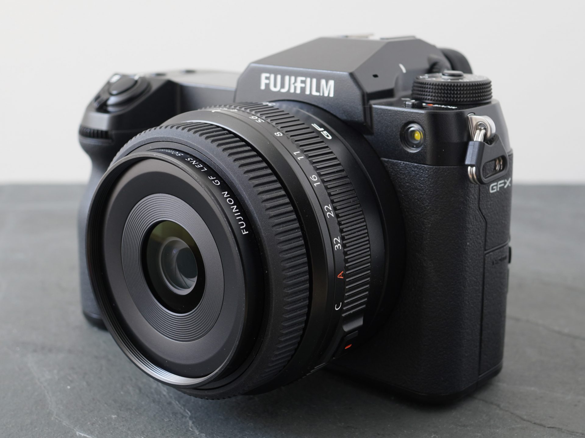 fujifilm-gfx-100s-hero-5