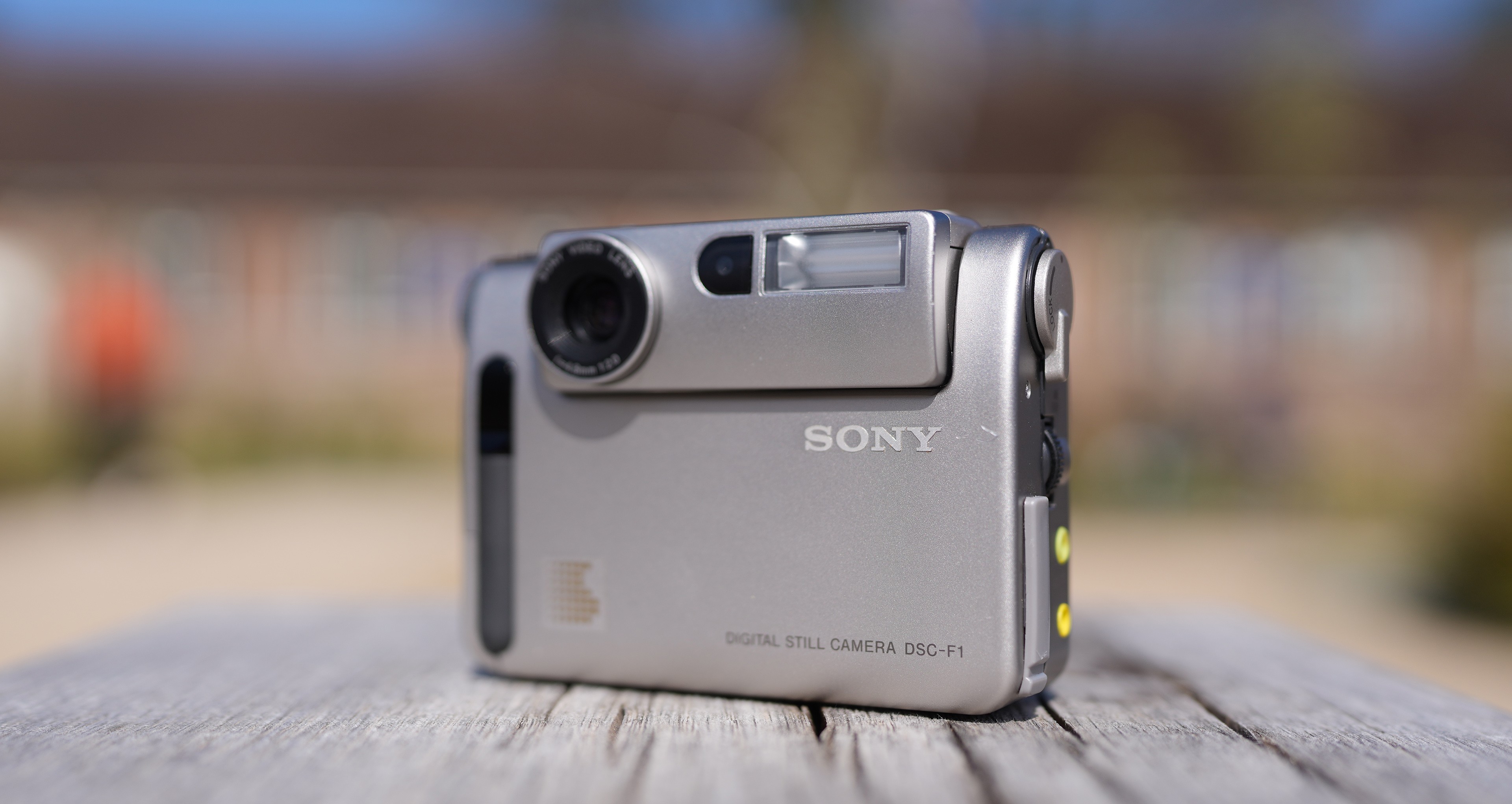 SONY デジタルスチルカメラ　Cyberーshot DSCーF1 SONY デジタルスチルカメラ Cyberーshot DSCーF1 - メルカリ