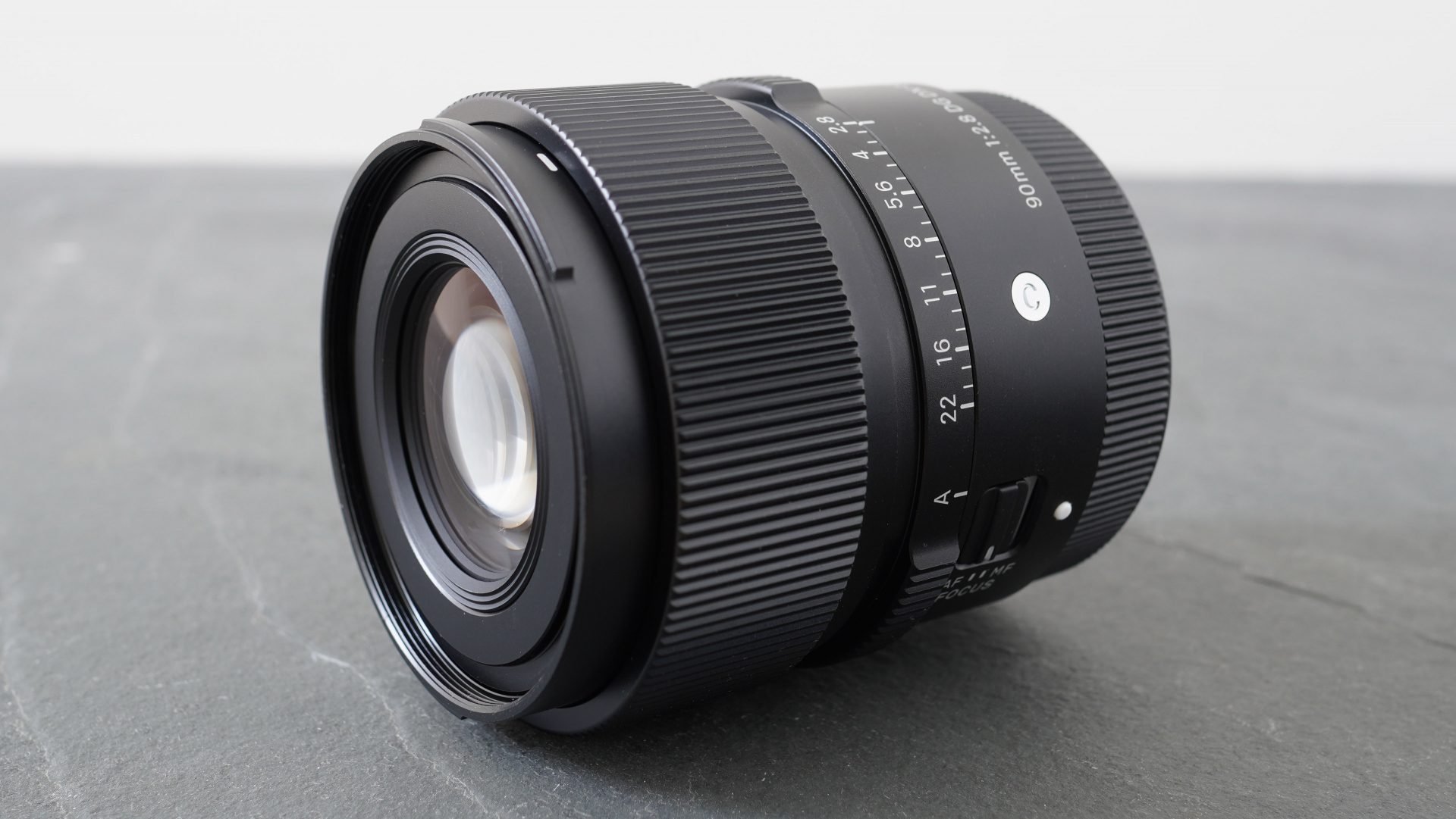 sigma-90mm-f2-8-dg-dn-header-1