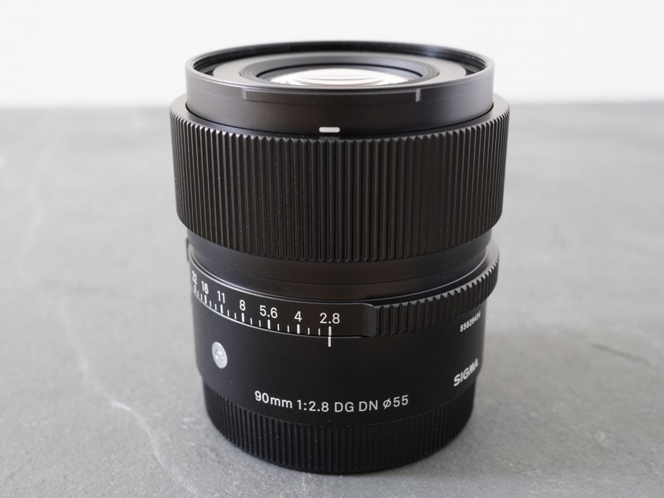 sigma-90mm-f2-8-dg-dn-hero-3