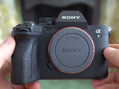 sony-a7-iv-hero-3