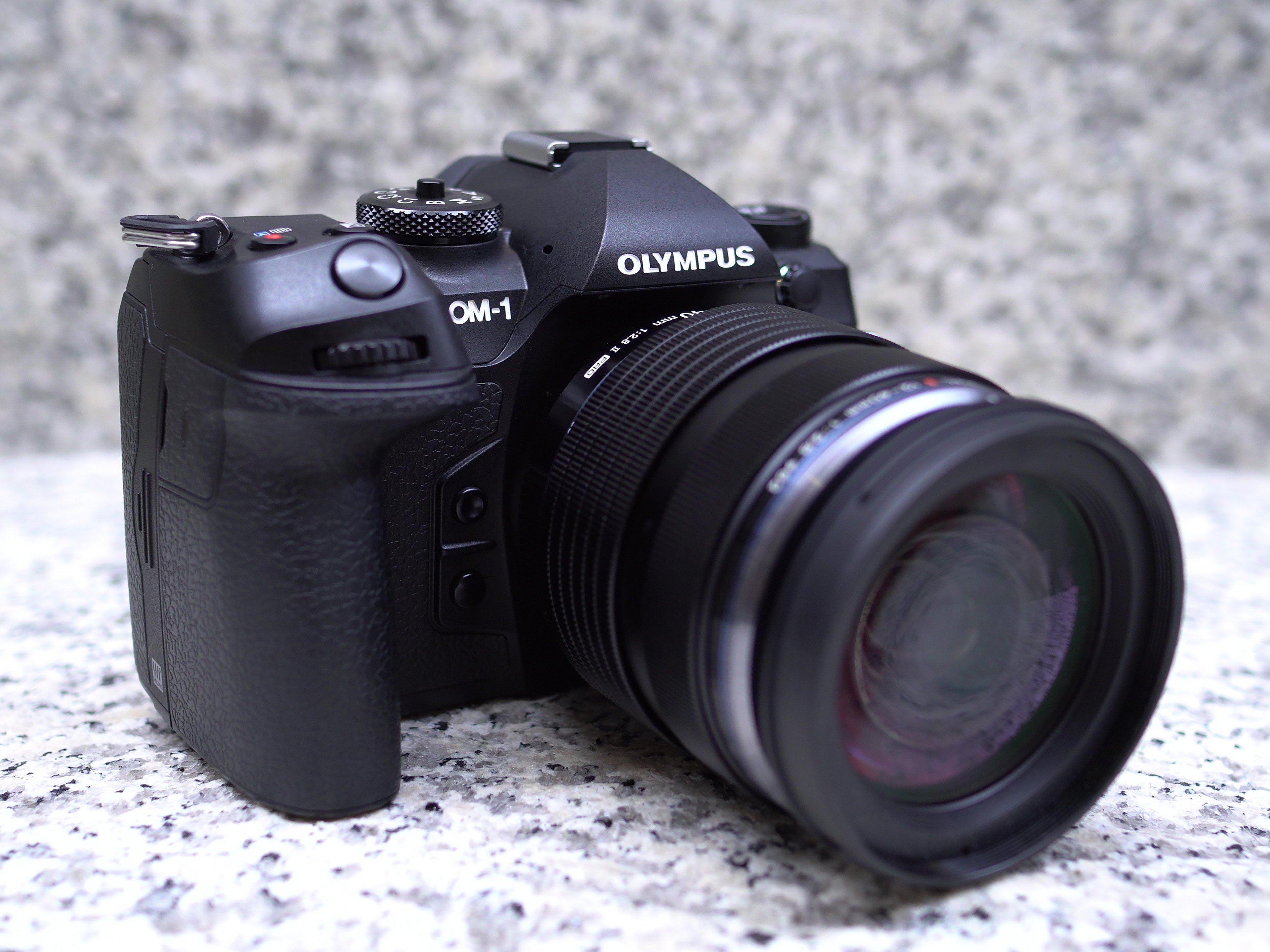 OLYMPUS OM-1 ブラック 完動 ストロボ・純正ストラップ付　1050 2025年最新】Yahoo!オークション -olympus om ストラップの中古