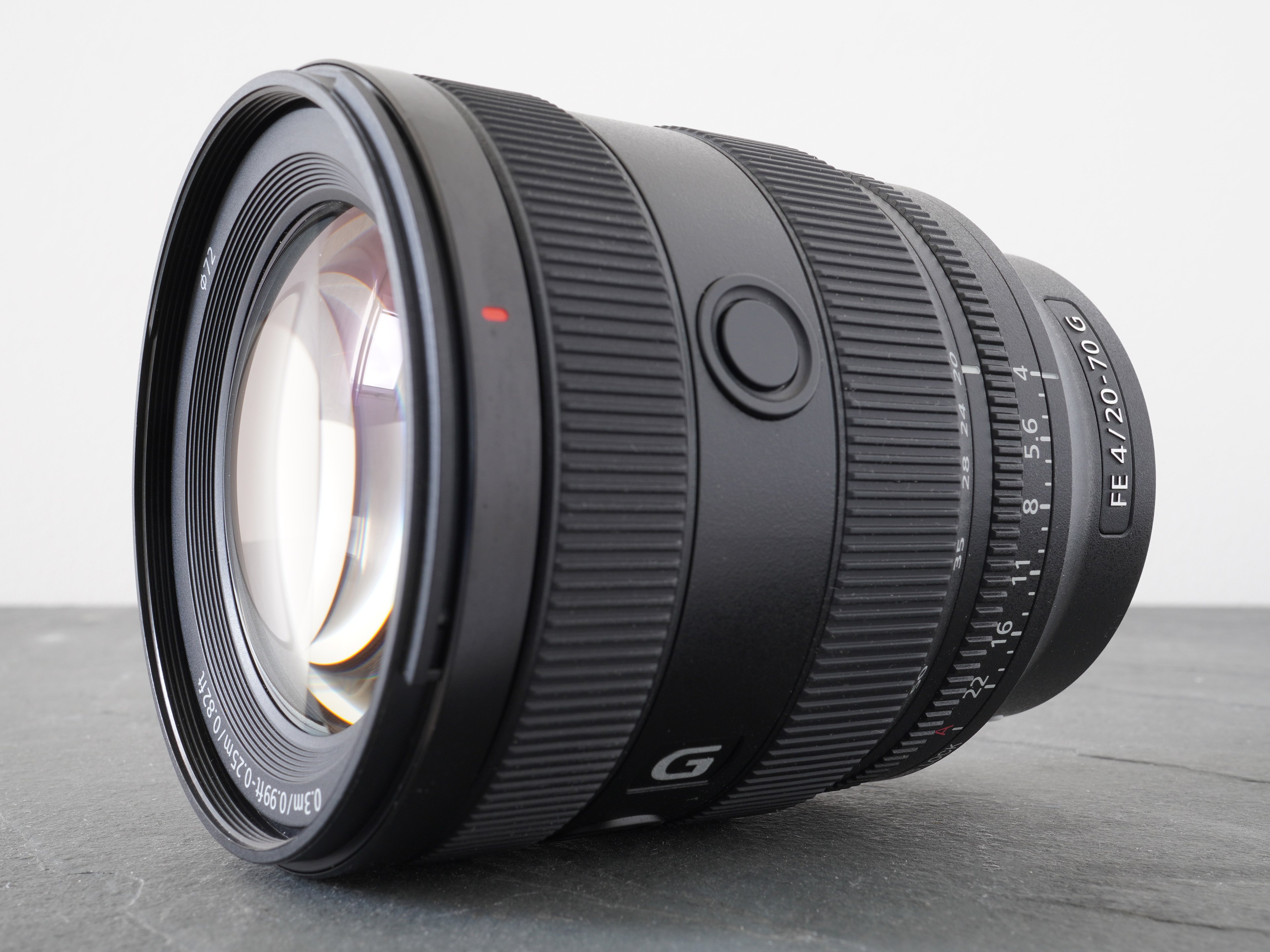 sony-fe-20-70mm-f4-g-hero-1