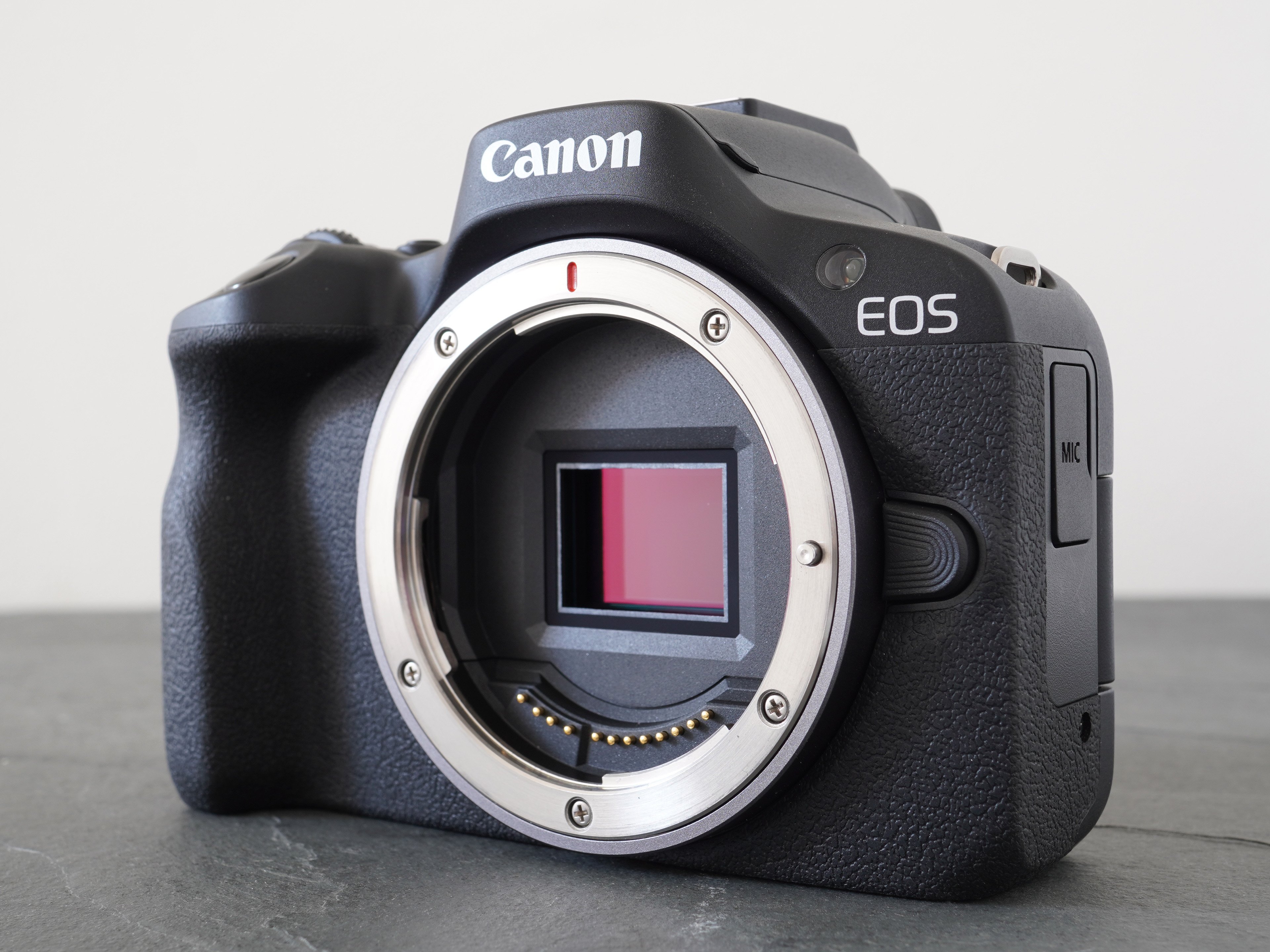 canon-eos-r50-hero-1