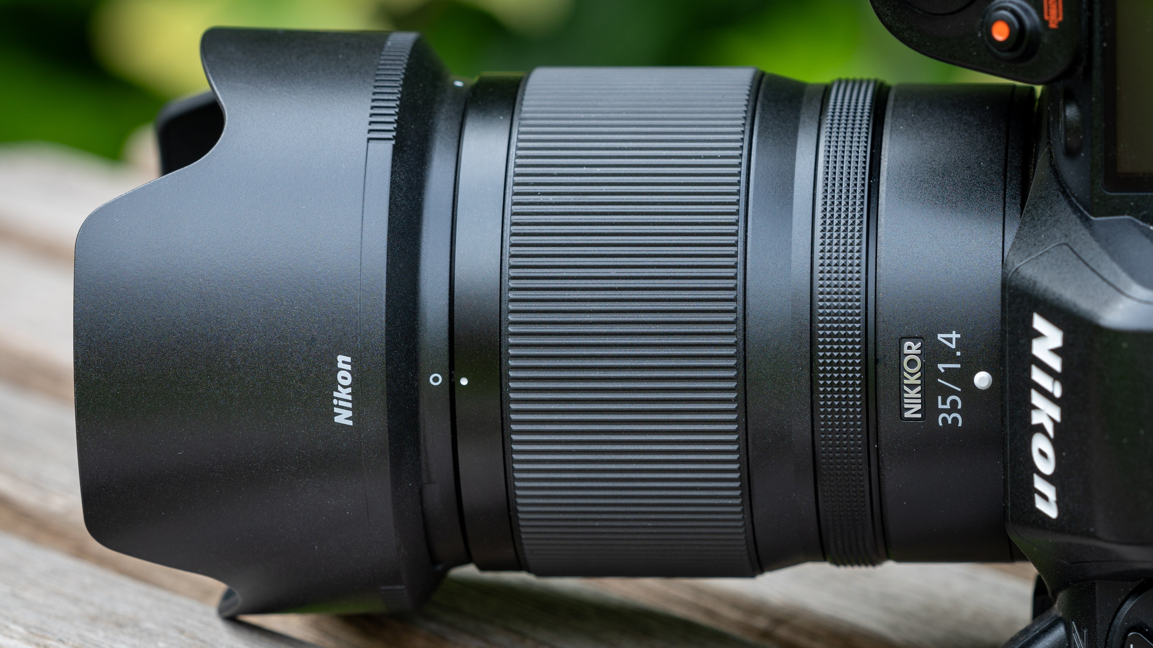 Zマウント　35mm f1.4 突然現れたZマウントの新単焦点レンズ NIKKOR Z 35mm f/1.4 を
