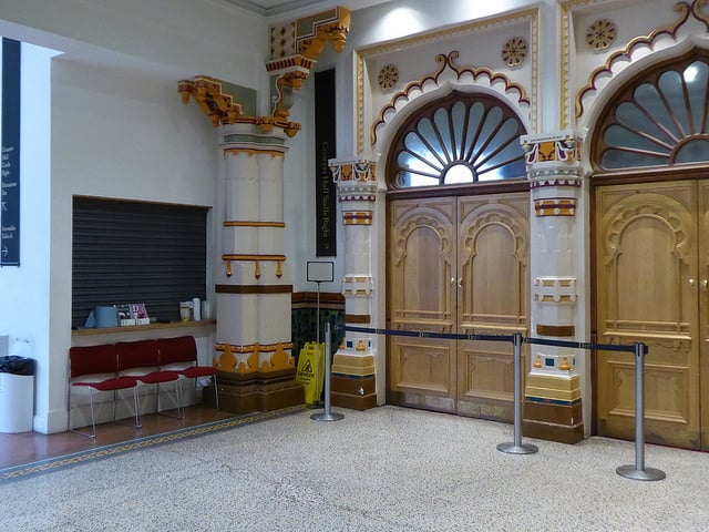 Panasonic Lumix TZ60 / ZS40 sample image at 800 ISO