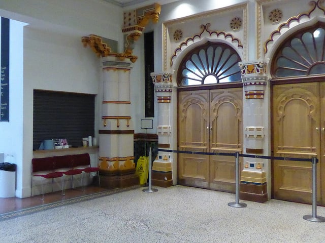 Panasonic Lumix TZ60 / ZS40 sample image at 3200 ISO