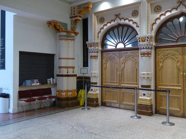 Panasonic Lumix TZ60 / ZS40 sample image at 1600 ISO