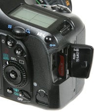 Pentax K20D - memory card slot